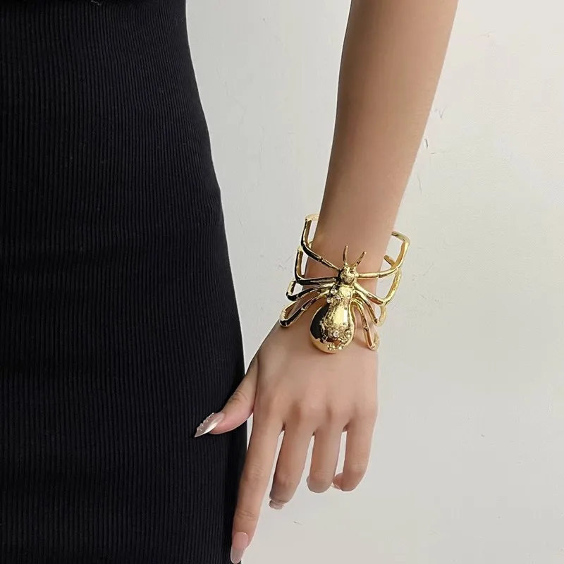 Exaggerated Metal Large Spider Open Bracelets for Women Girls Unique Creative Party Vintage Jewelry Accessories