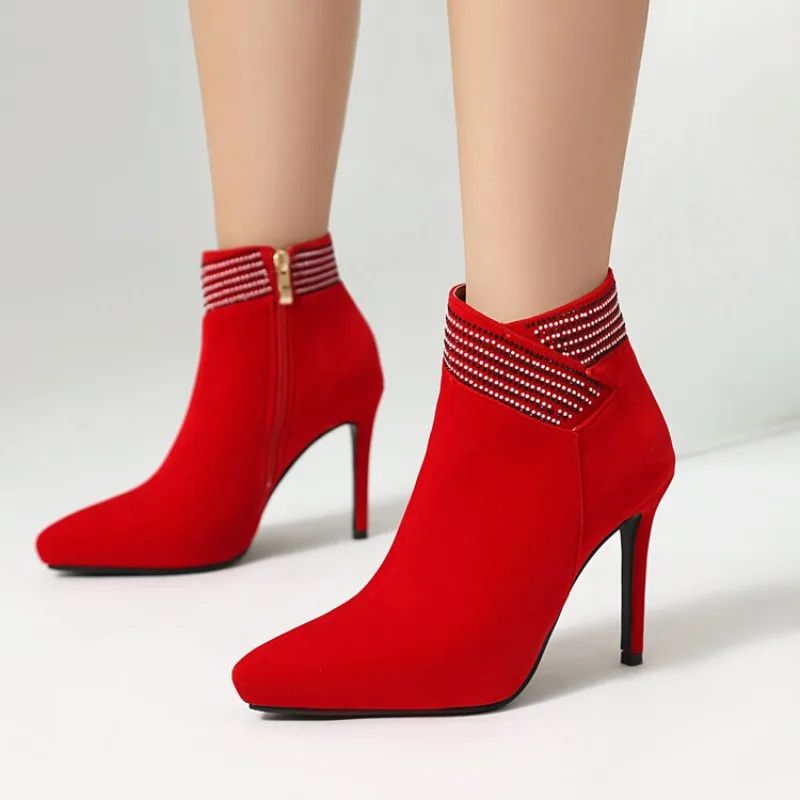 

2024 красные замшевые короткие сапоги, боковая молния, заостренный носок, тонкий каблук 10 см, ботильоны, короткие плюшевые зимние женские ботинки 35-43