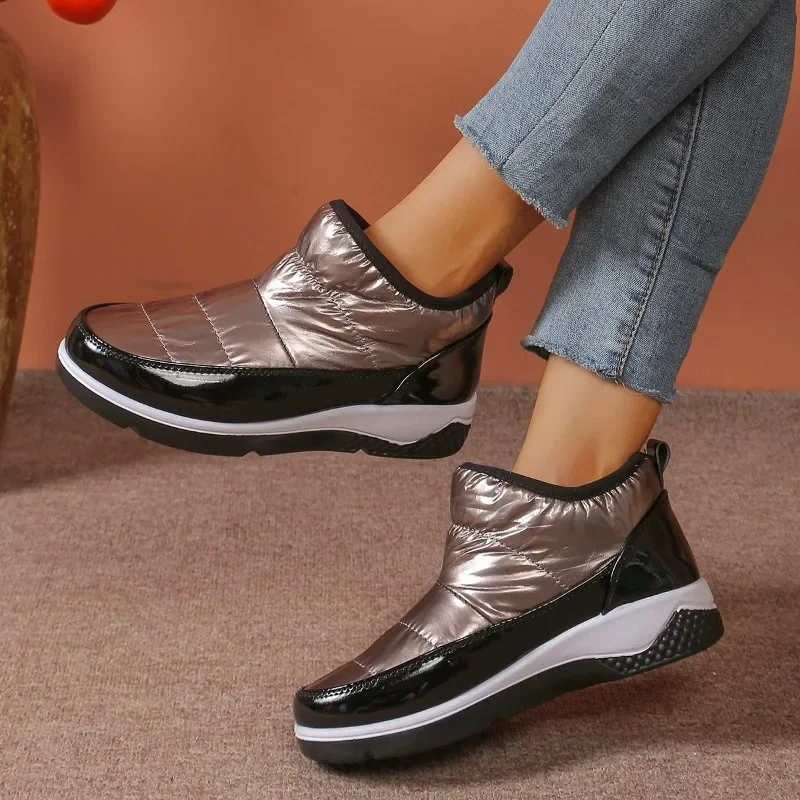 أحذية شتوية جديدة لعام 2025 بنعل سميك للنساء، أحذية ثلج لامعة، أحذية مريحة مقاومة للماء، أحذية نسائية قصيرة عصرية دافئة #3