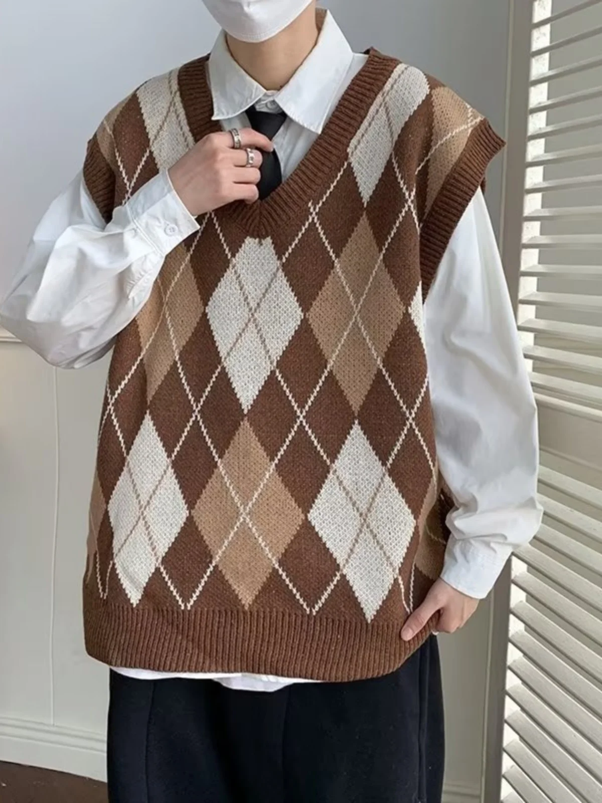 

Мужской вязаный свитер свободного кроя с V-образным вырезом в стиле ретро, повседневная одежда для лета и осени, модный дизайн с ромбовидным узором