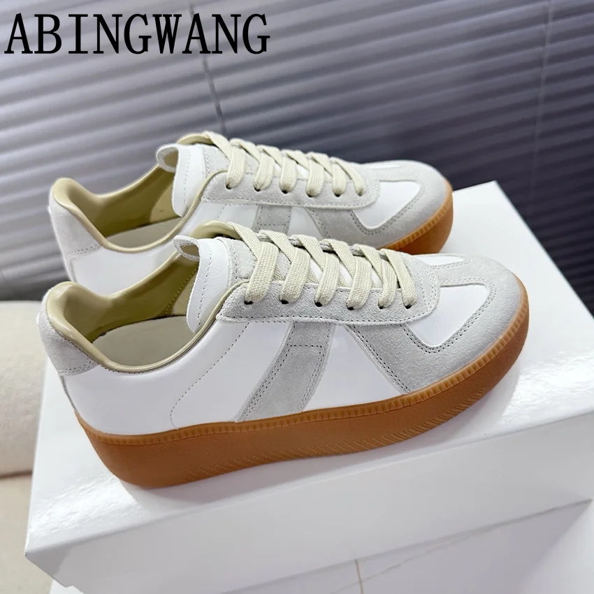 

2025 Autumn Winter New Suede Leather Patchwork Round Toe Lace Up Women Flat Shoes Casual Thick Sole Comfort Shoes For Women