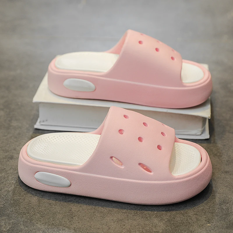 

Children Kids Slide 2025 Boys Girls EVA New Fashion Luxury Slippers Shoes Thick Bottom Boys Bedroom Cloud Slippers Beach Sandals