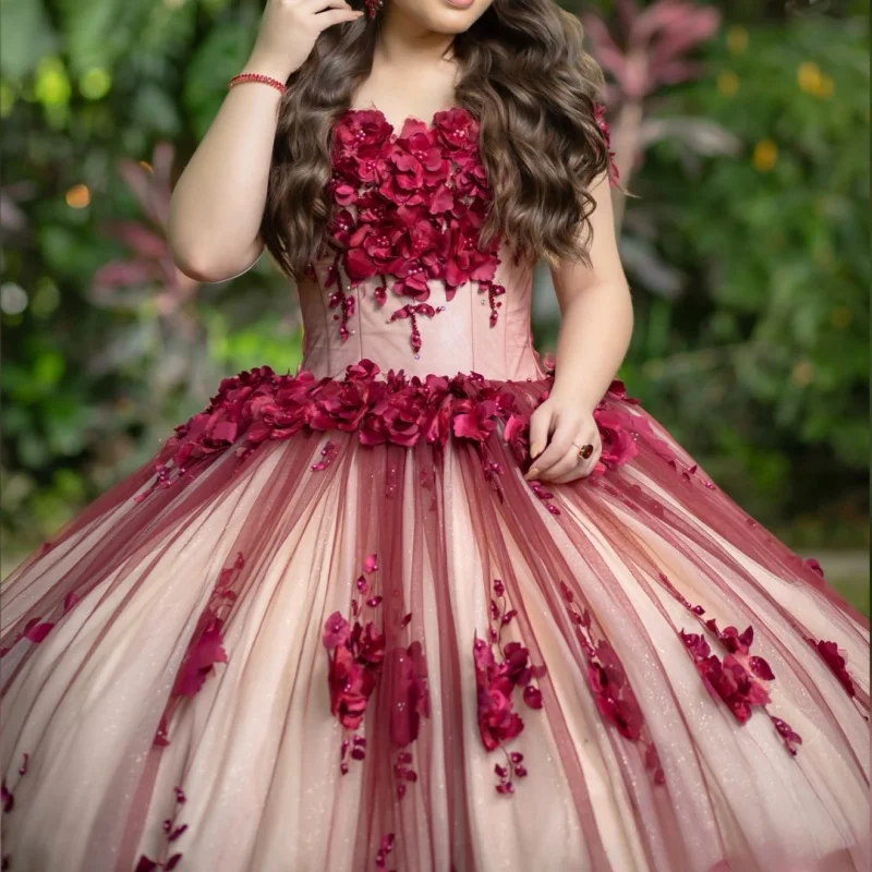 Gaun Quinceañera merah anggur khusus, model off-shoulder dengan hiasan glitter dan bunga 3D, ekor panjang, Vestido 15 Quinceañera