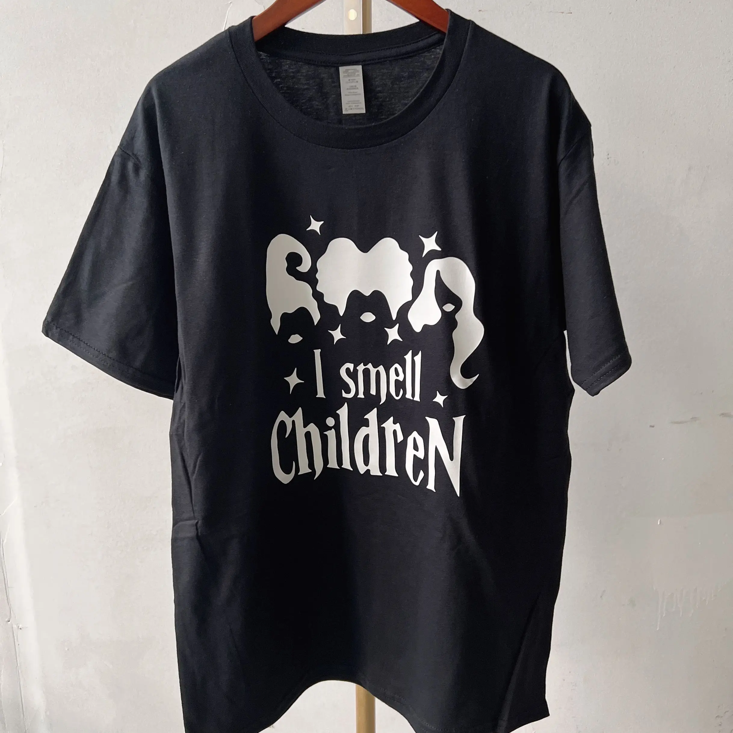 Halloween T Shirt Smell Children Witch Graphic Tee Harajuku Hipster Cute Flower Butterfly Women's Casual T-shirt