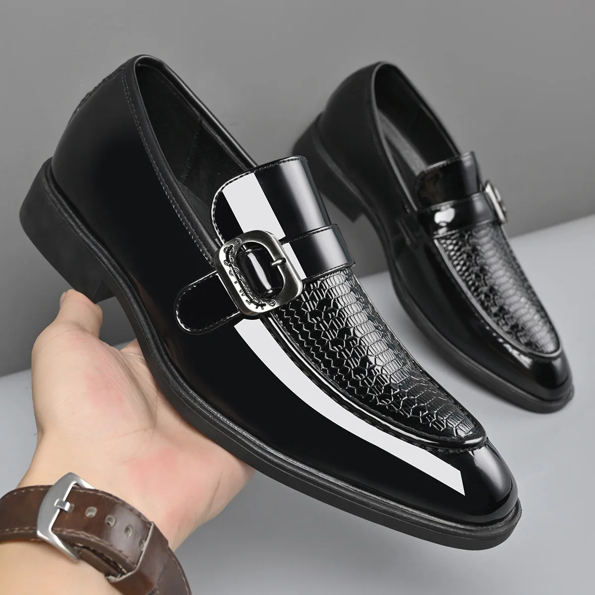 

Новинка: мужские кожаные туфли для офиса и деловых встреч, повседневные туфли-лоферы с острым носком, броги для вечеринок и свадеб.