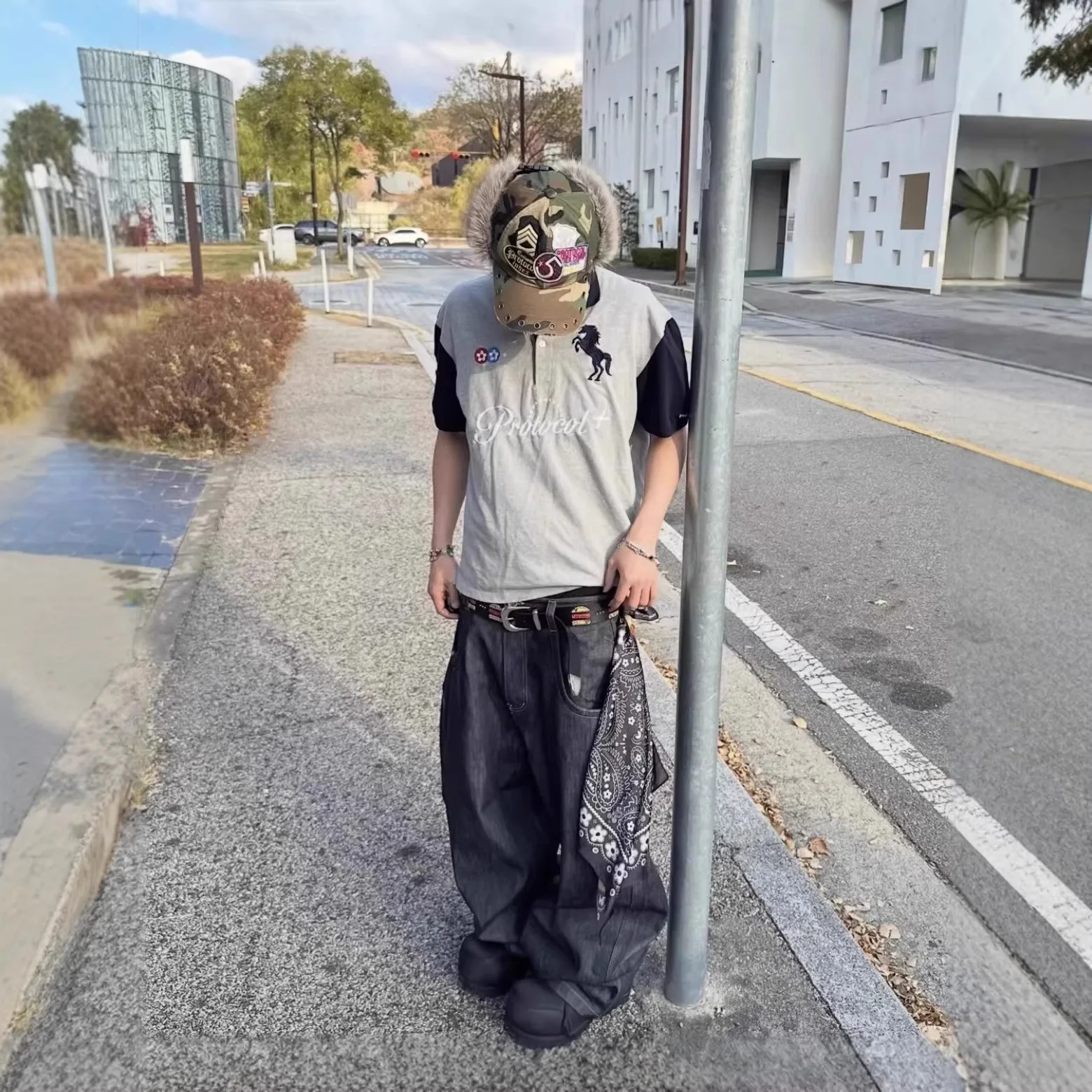 

Project G/R Protocol Joint-Design Letter-Printed Horse-Head Polo with Embroidery and Badge Assembly