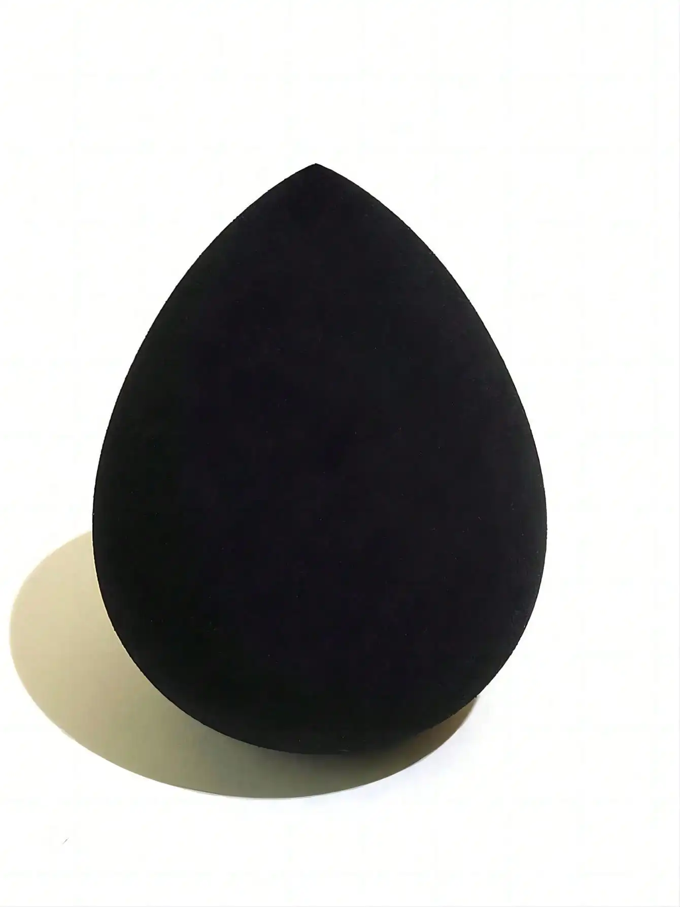 Zestaw pędzli do makijażu Black Rose Gradient z 1 Beauty Blender - puszysty pędzel do podkładu Rose Design i rozszerzalna gąbka do makijażu na mokro/sucho