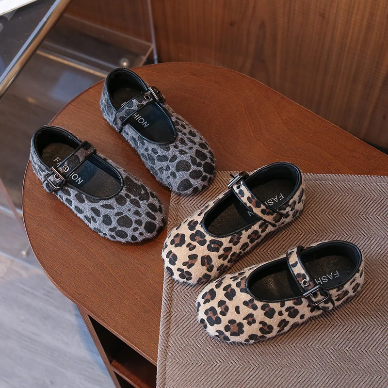 

Kids Plush Leather Shoes for Girls 2025 New Autumn Toddler Ballet Flats Animal Prints Soft Sole Retro Kids School Dance Shoes