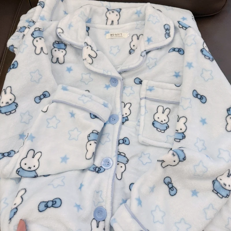 

Милый мультяшный пижамный комплект Miffy из кораллового флиса с открытым передом для женщин: утепленная пушистая домашняя одежда для тепла и уюта (для улицы/дома)