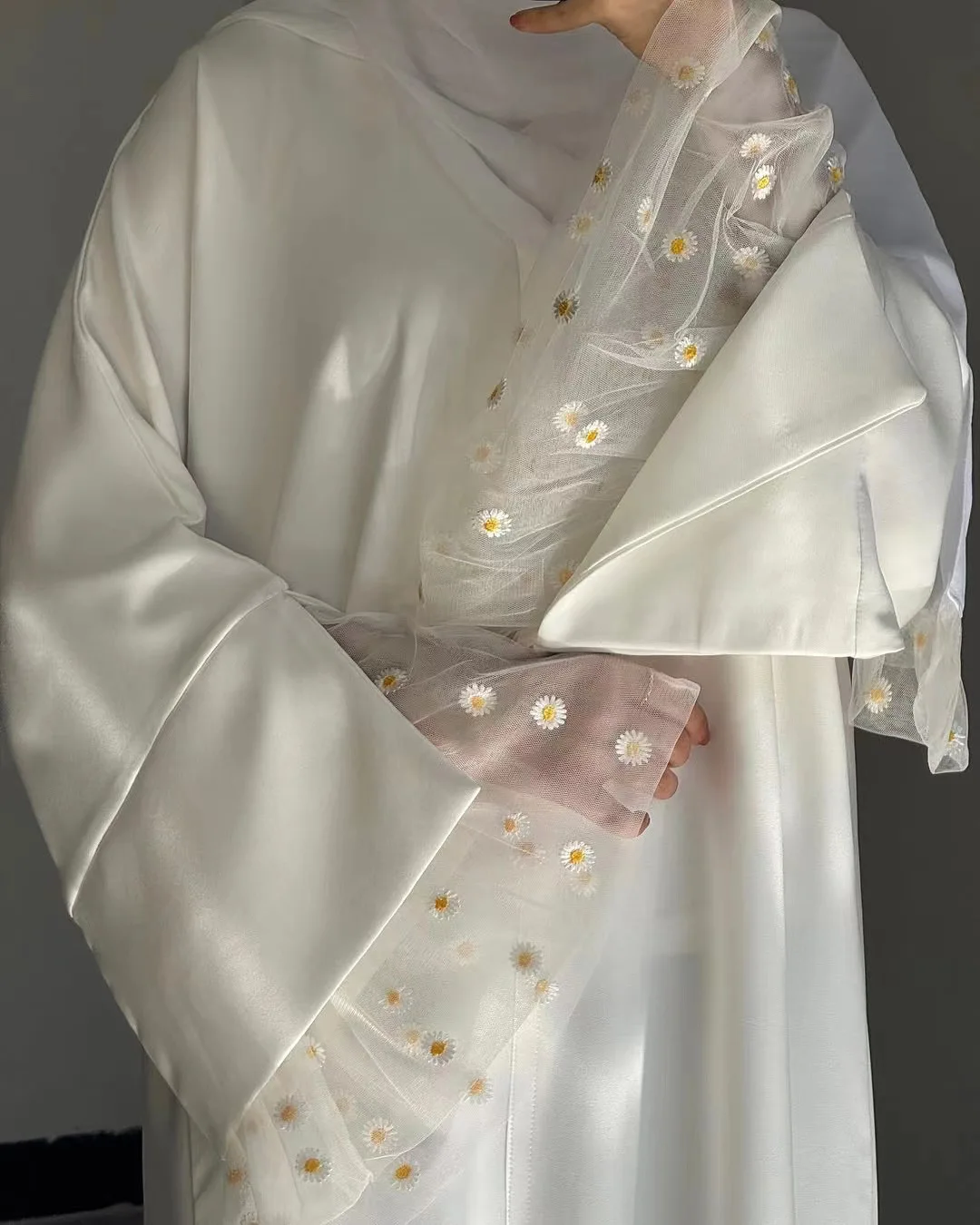 

New Embroidery Abayas for Women White Lace Kimono Cardigan Dubai Open Abaya Muslim Dress Turkey Kaftan Kebaya Robe Jalabiya Gown