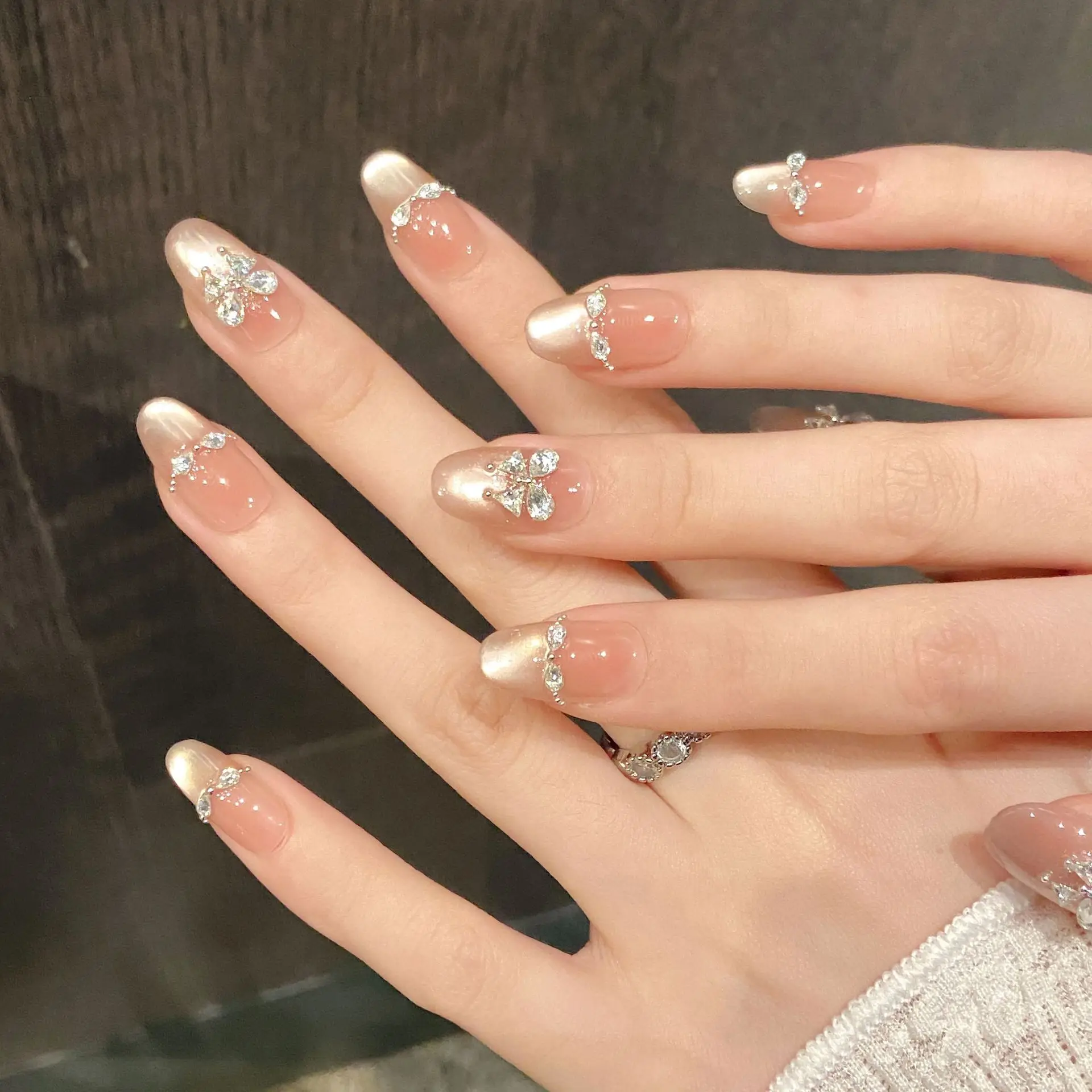 

10Pcs Cat's Eye Handmade False Nails 3D Butterfly Rhinestone Fake Nails Press on Short Round Head Reusable Full Cover Nails Tips