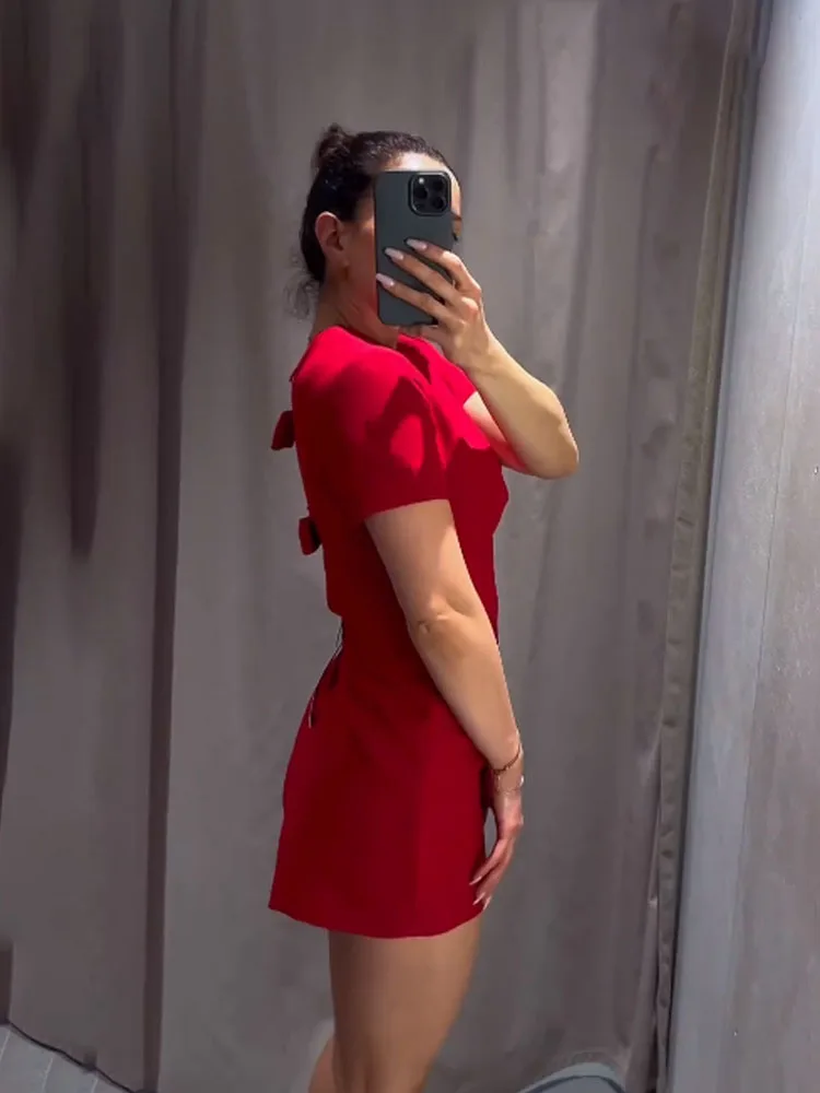 HH Jumpsuit Wanita Musim Panas Model Chic Warna Merah Kerah O Lengan Pendek Punggung Terbuka Hiasan Pita Romper Gaya High Street