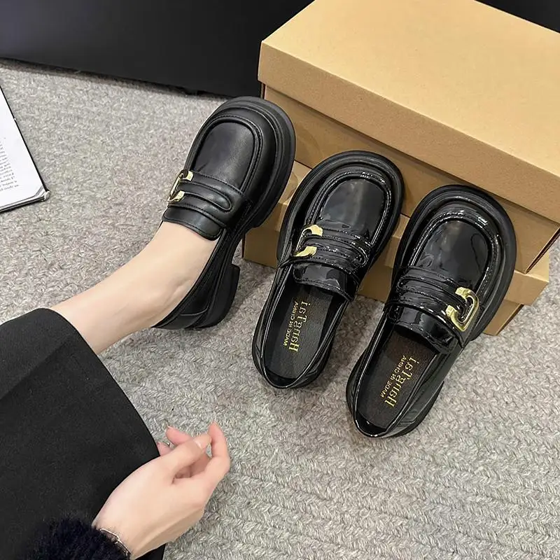 สตรีรองเท้าLoafersฤดูใบไม้ร่วงSlip-On Oxfordsสไตล์อังกฤษClogsแพลตฟอร์มAll-Matchฤดูร้อนใหม่รองเท้าส้นสูงฤดูใบไม้ร่วงRetro Slipบนหนัง