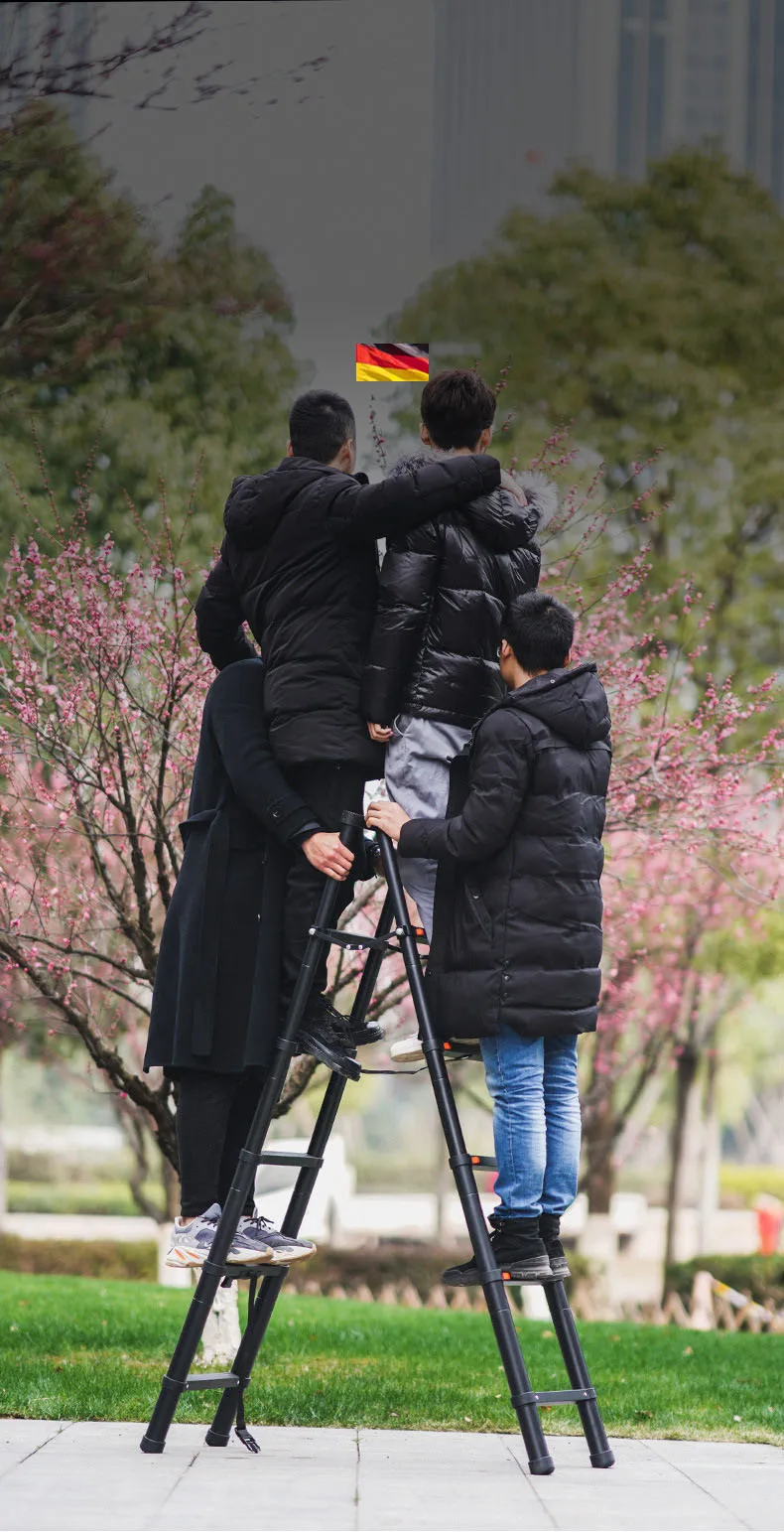 工業用スタイルのアルミ合金製伸縮はしご、ツールトレイ付き、折りたたみ式で組み合わせ可能な機能を備えた折りたたみ式はしご