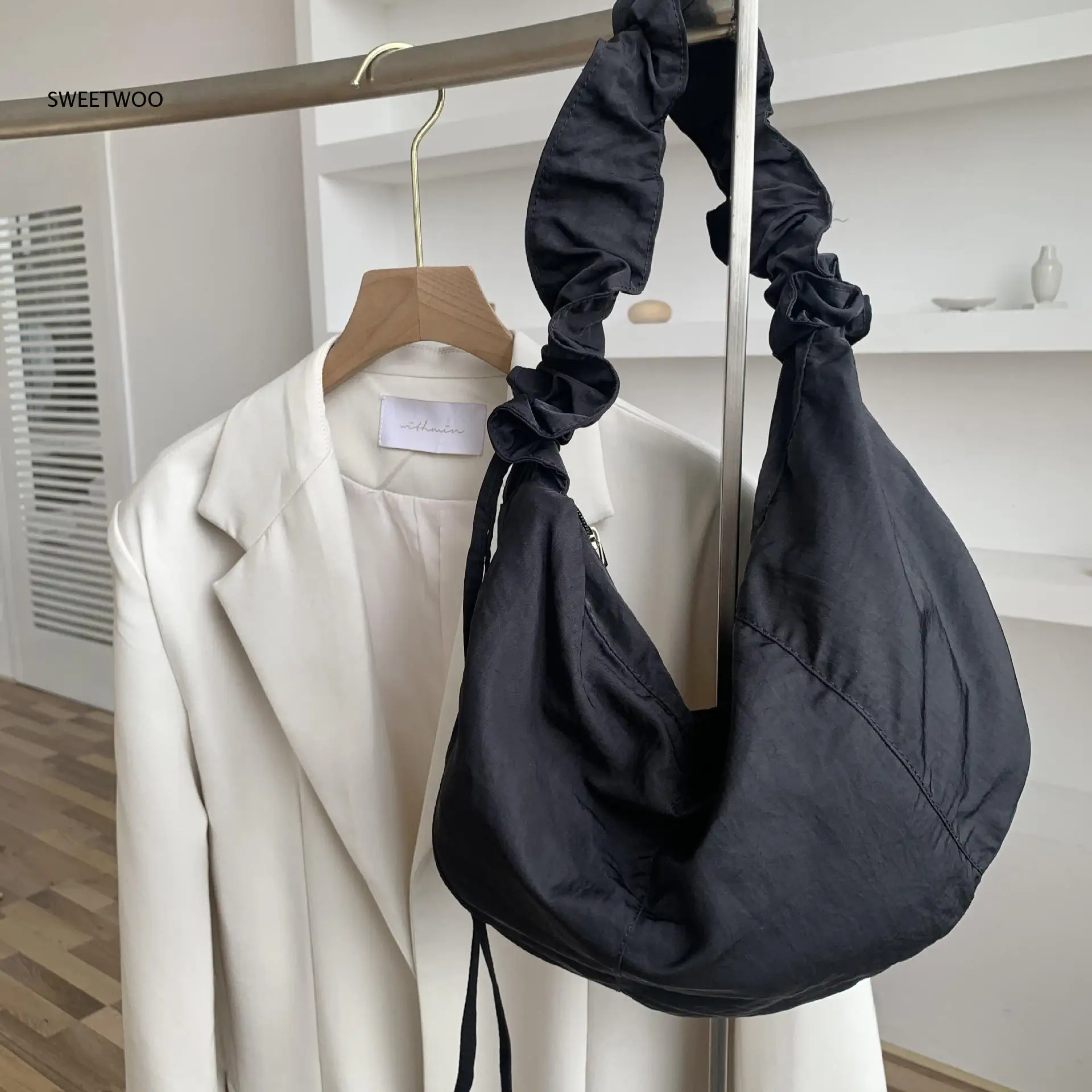2026 Soft Ruched Drawstring Nylon Cloud Crossbody Bag Adjustable Wrinkled Strap Minimalist Korean Ins Daily Women Shoulder Purse