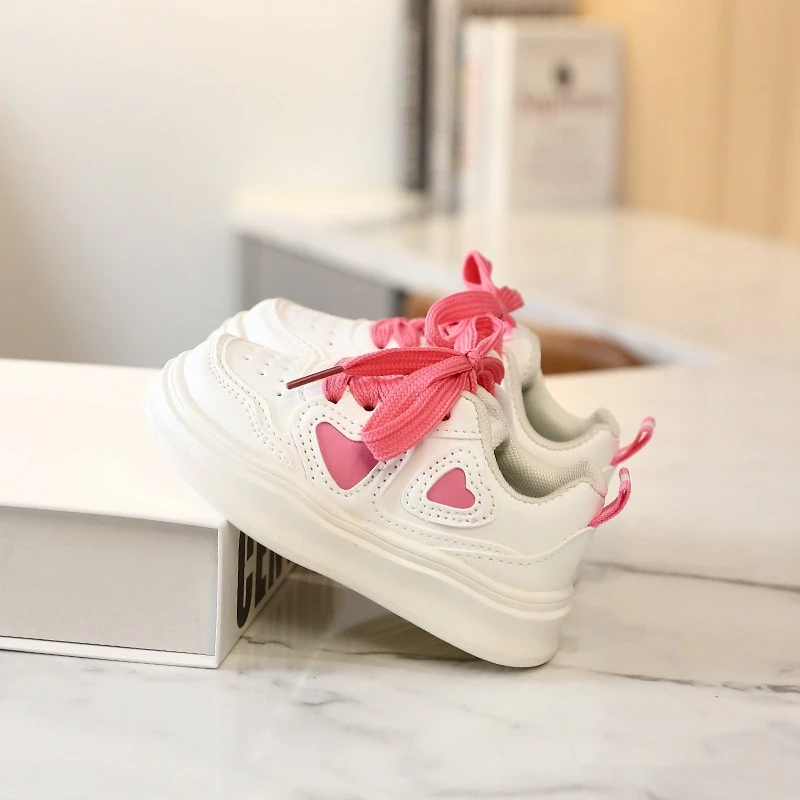 Children Outdoor Sneakers Heart Pattern Decor Girls School Tennis Shoes Casual Non-slip Lightweight Kids Running Sports Shoes