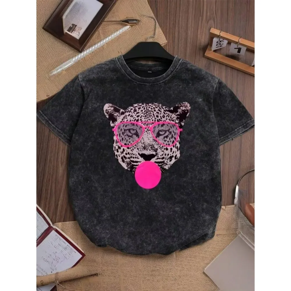 Cool Leopard Head T-Shirt With Pink Glasses Bubble Gum Graphic Vintage Washed Crew Neck Casual Short Sleeve Daily Streetwear Top