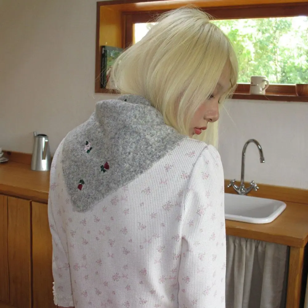 Artistic Floral Embroidered Triangle Scarf Embroidery Rose Flower Knitted Small Shawl Soft Triangular Knitted Warm Scarfs Female