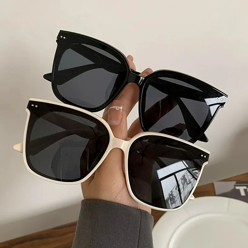 

Women's Oversized Retro Glasses for Everyday Formal Events Elegant Face-Shaping Frame Fashion Accessories