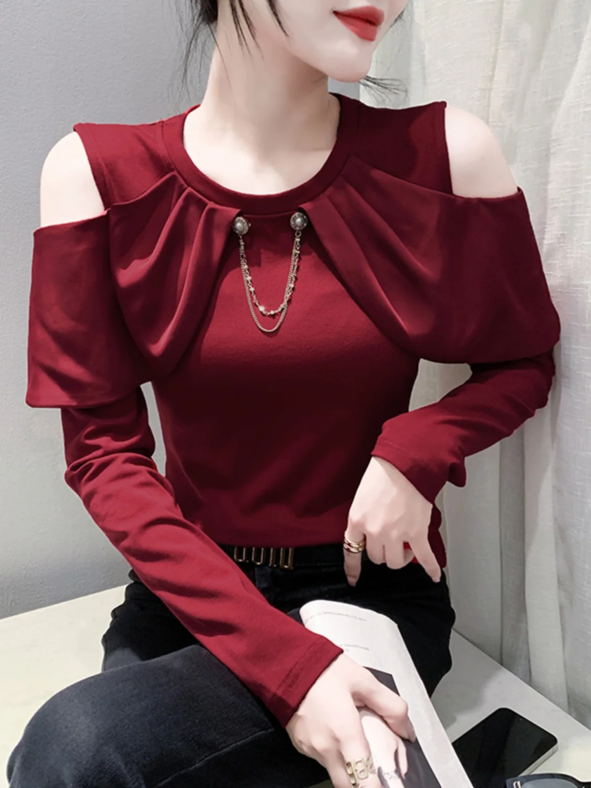 2023 Autumn Cotton Fashion T shirt Women\'s Hollow Out Shoulders Chain O Neck TShirts Female Slim Tee Top HF3013