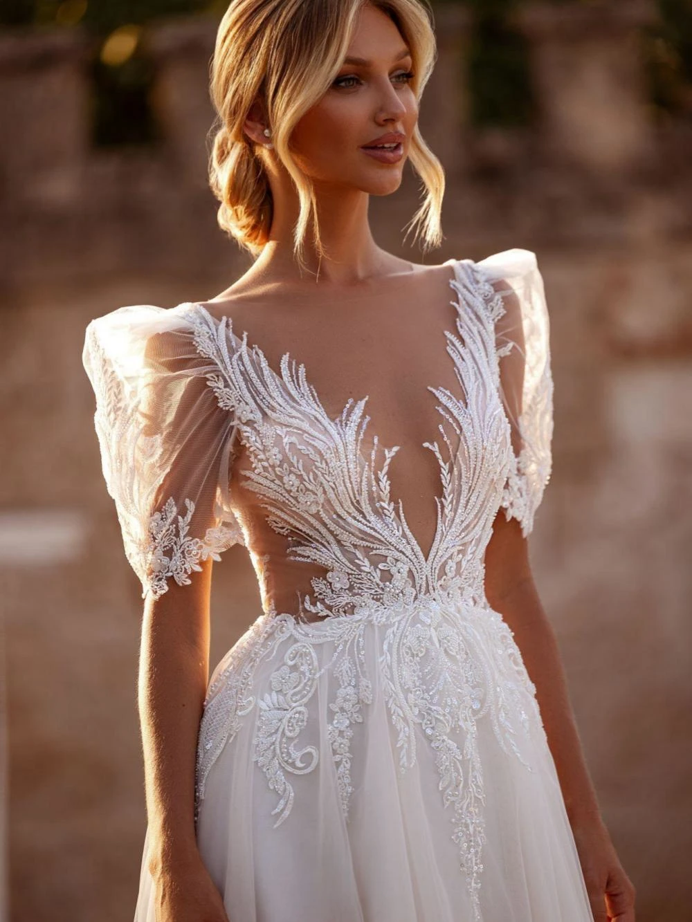 Abito da sposa romantico con maniche a sbuffo Abito da sposa con applicazioni in pizzo con perline lucide Nuovi abiti lunghi in tulle a trapezio personalizzati per la sposa