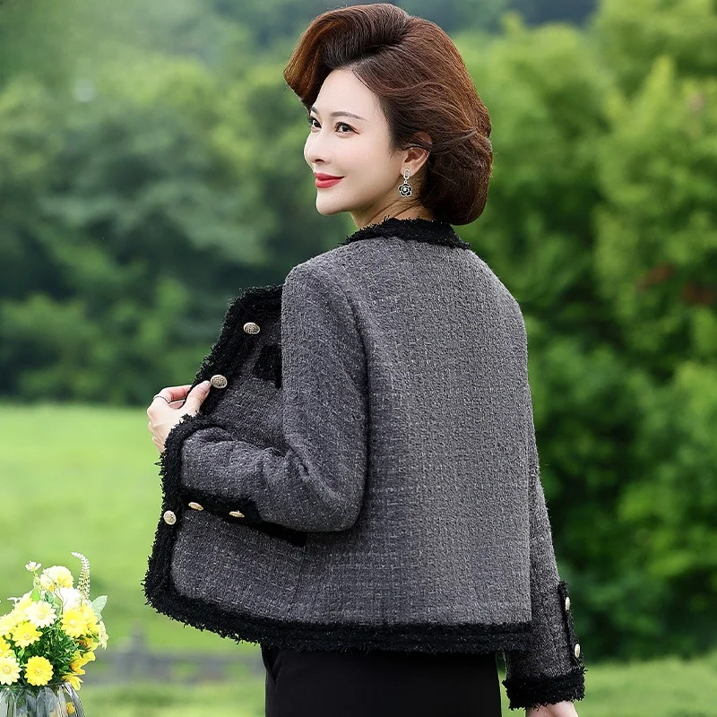 

Модная верхняя одежда для женщин среднего и старшего возраста: весенне-осенняя куртка в стиле «Маленький аромат» с эффектом омоложения