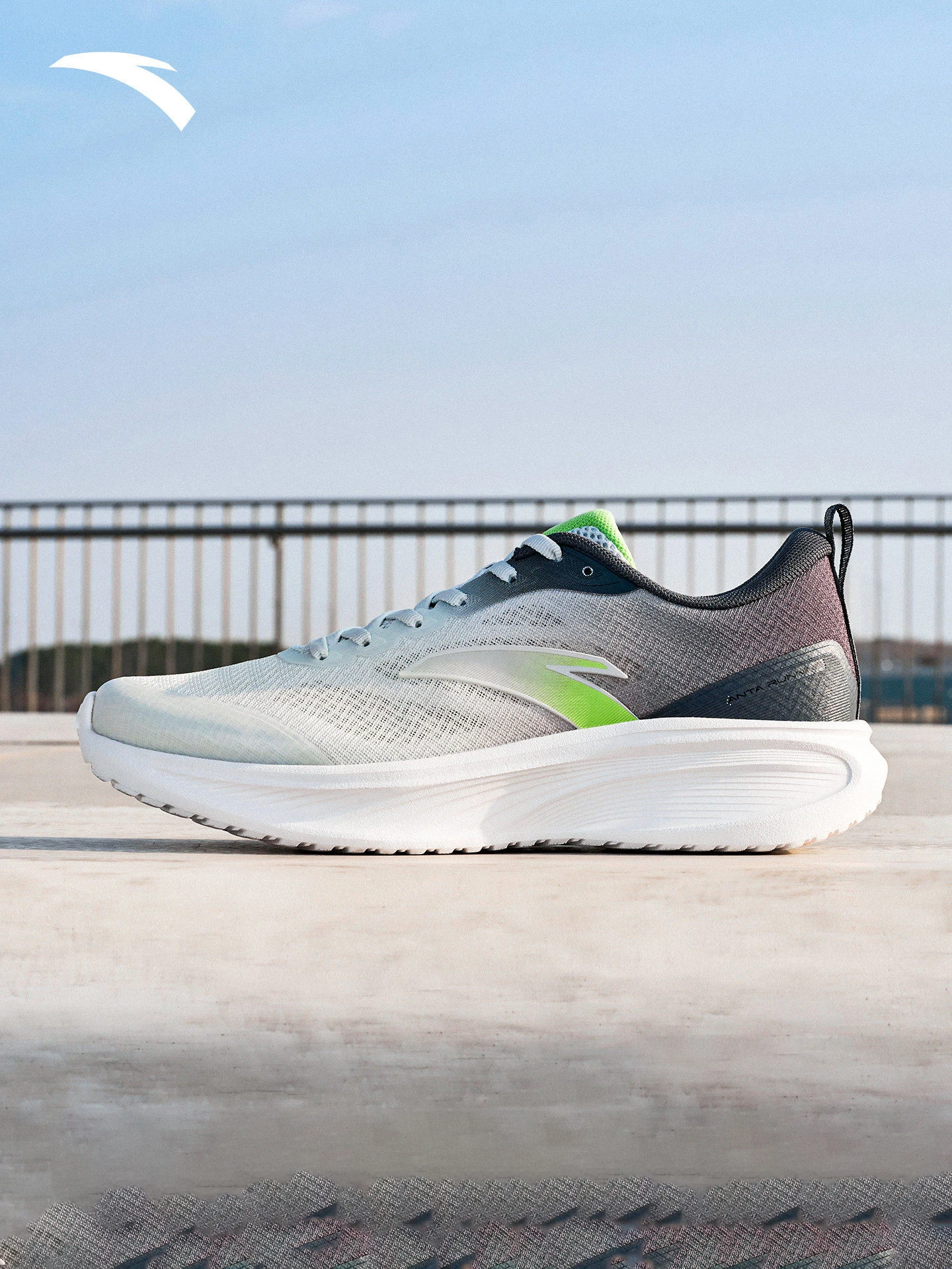 ANTA Mesh breathable lightweight running shoes for men, new summer style, suitable for commuting and sports QINGYUN