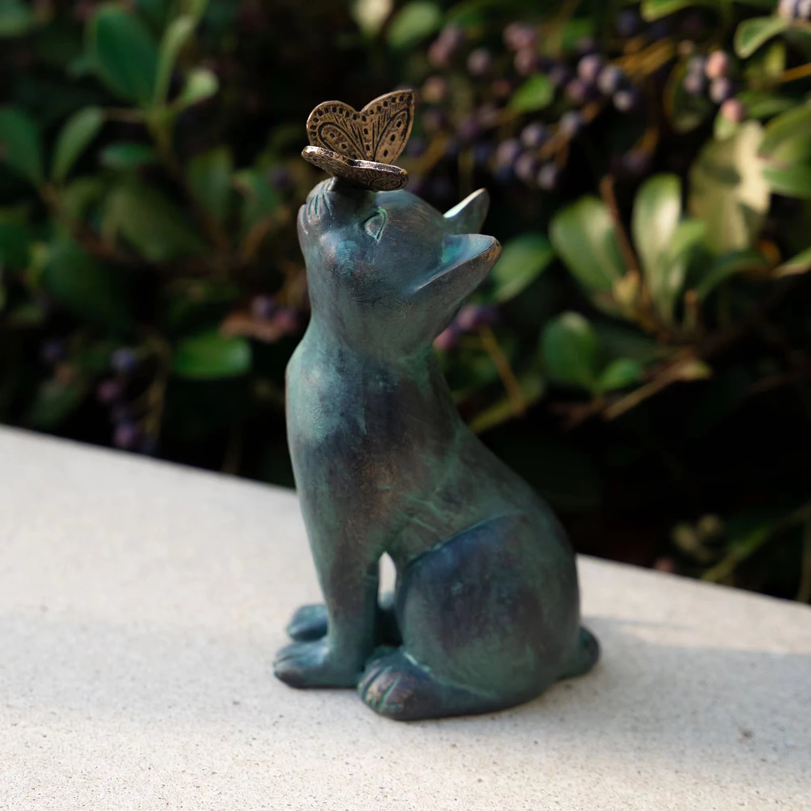 1pc Cat Figurine Cute Resin Sculpture Curious Kitten Ornament for Home Garden Yard Shelf Display Animal Art Decor Durable