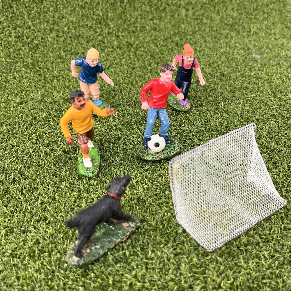 Kids Playing Soccer Miniature Figurine Set, Home Decoration Crafts Miniature Model, Office Desktop Football Scene Ornament Handi