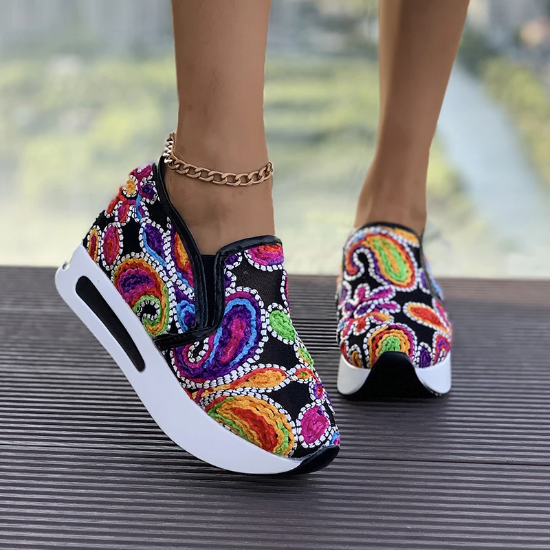 Embroidery Thick Platform Sneakers Women 2024Autumn Breathable Mesh Loafers Woman Plus Size 42 Slip on Wedge Heels Casual Shoes