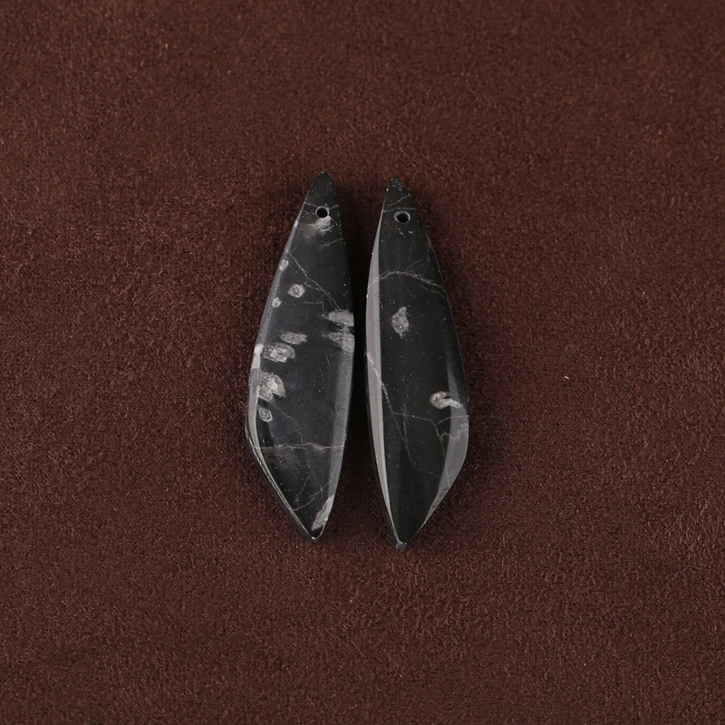 

Natural Chrysanthemum Fashion Jewelry Women Earring Beads Accessories 40x11x5mm 5.6g Trendy Jewelry Accessory