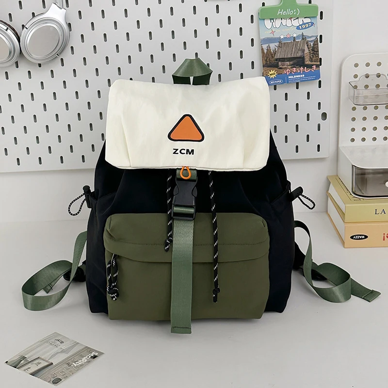 

New color-blocked backpack for women, lightweight and waterproof, suitable for travel, student commuting, large-capacity sports