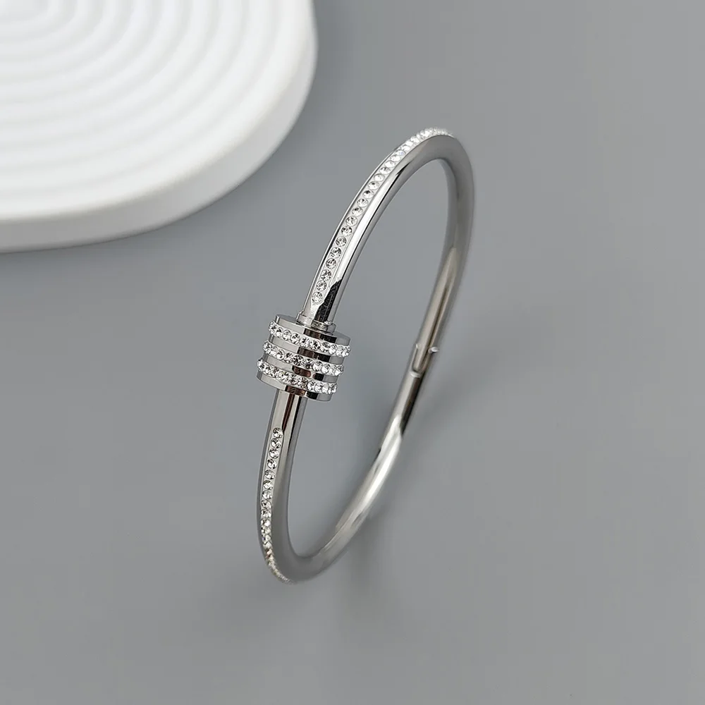 Classic slim waist zircon stainless steel gold-plated women\'s bracelet, high-quality waterproof metal bracelet, party jewelry