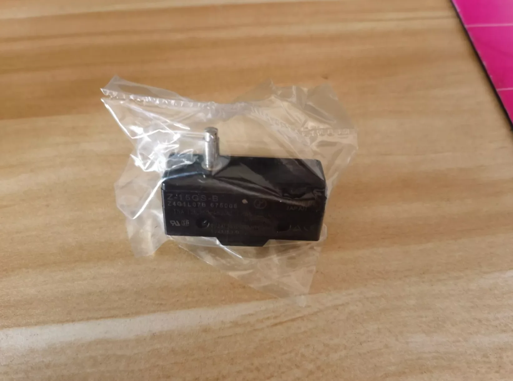 

Z-15GS-B Z15GSB Limit Switch
