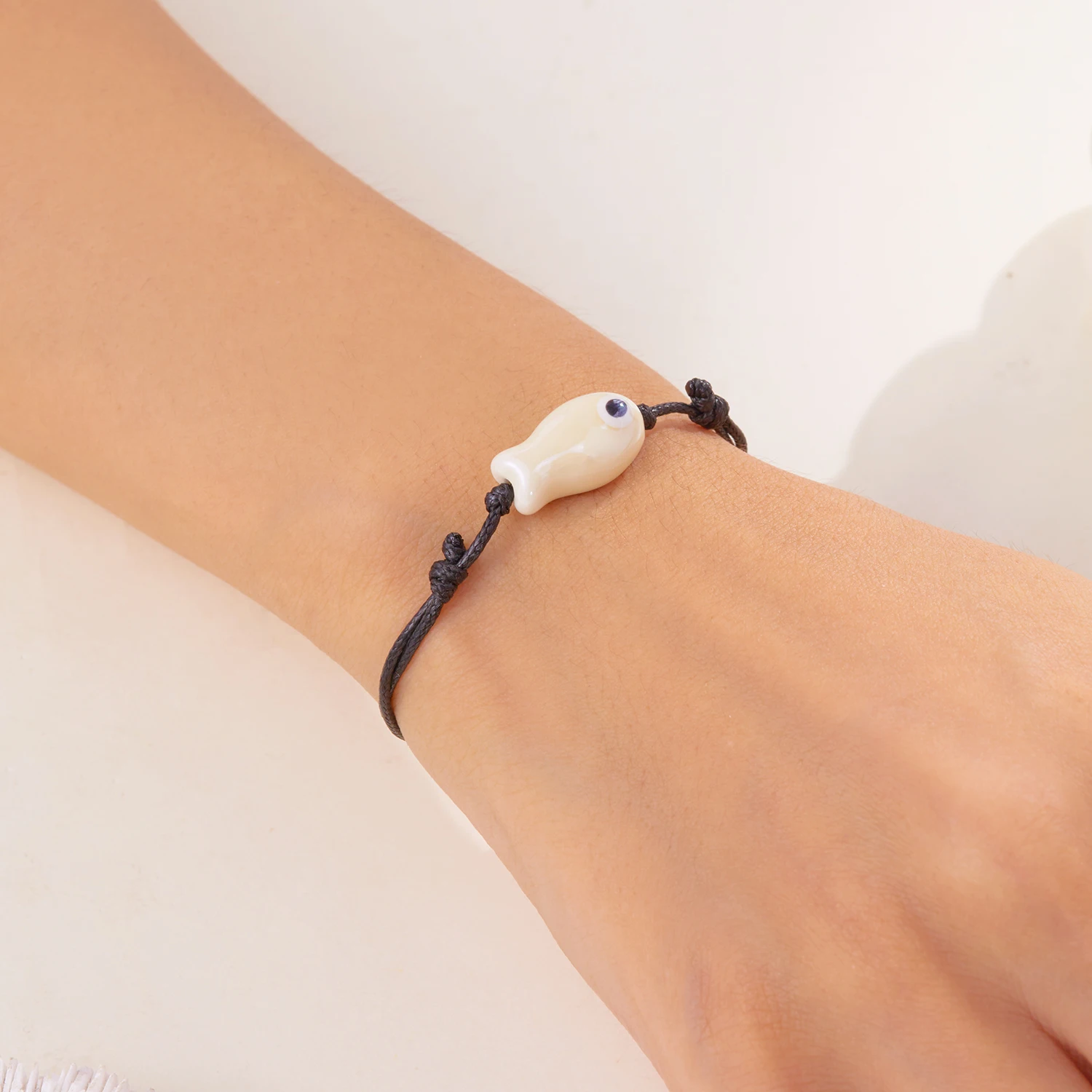 Minimalistisches Cartoon-Keramik-Fisch-Armband für Damen und Herren, niedliches buntes Tier, handgefertigtes geflochtenes Armband, glücklicher Freundschaftsschmuck – Detail 12