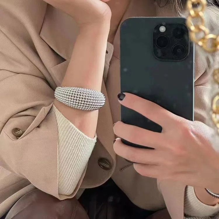 

Jenny&dave Hollow Out Spherical Bead Bracelet With Niche Design And Fashion