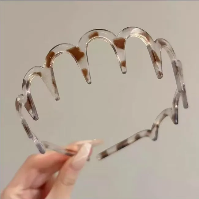 Variant: Grey leopard print