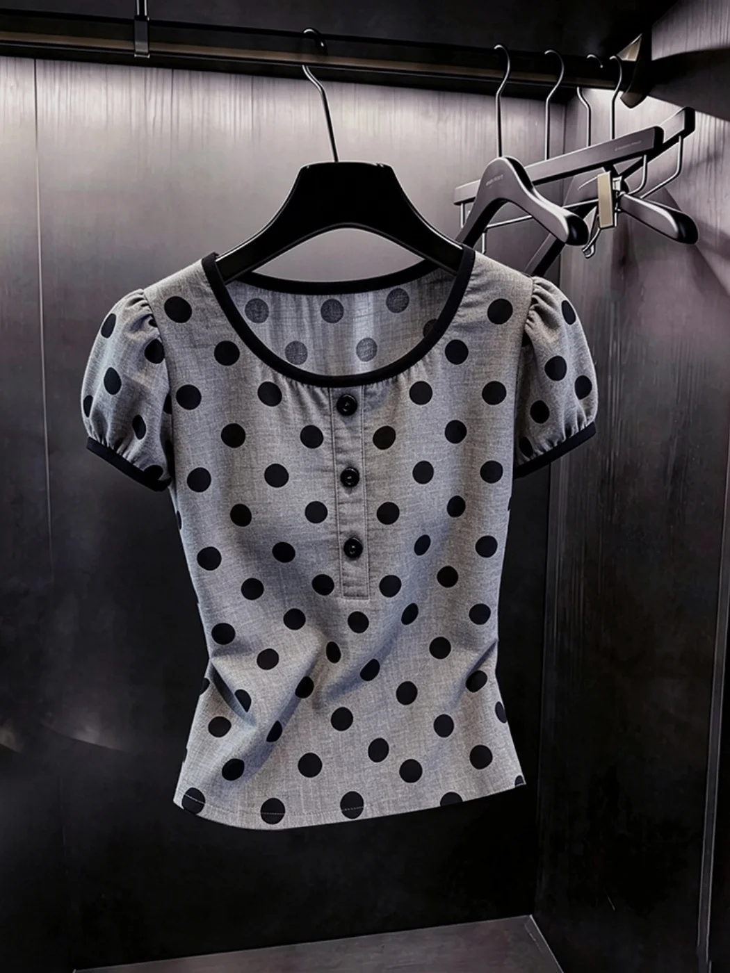 

Slimming Polka Dot Bubble Sleeve Shirt Women's Commute Casual Style High Waist Short Sleeve round Neck Chinese Production