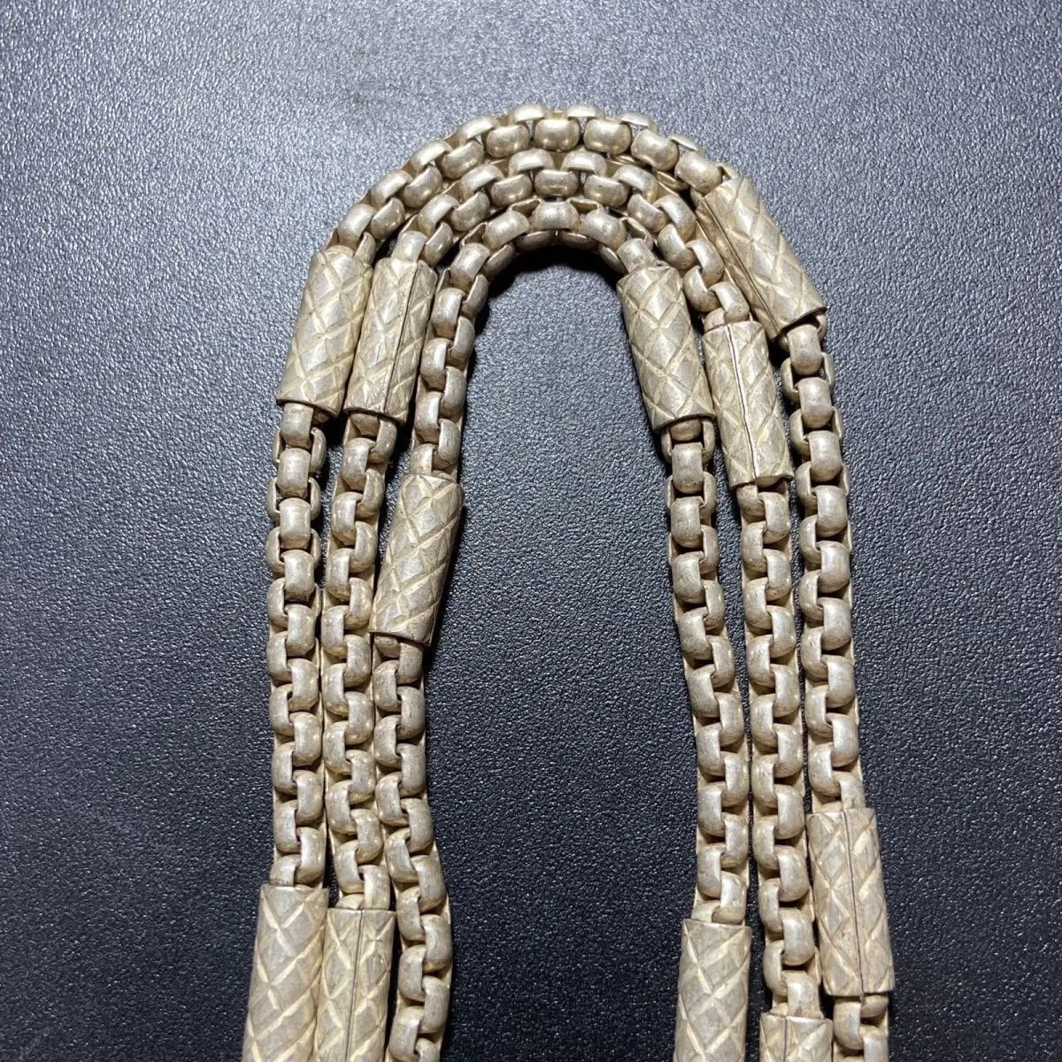 2026Tibetan silver necklace, unique design, fashion jewelry, silver craft bracelet with traditional pattern, showing retro style