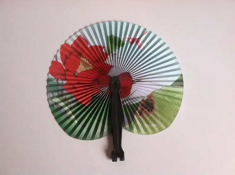 Abanico de papel plegable de estilo chino aleatorio, molino de viento Retro, papel redondo pequeño, decoración de Color, abanicos de papel, regalo de mano impreso para fiesta, 1 ud.