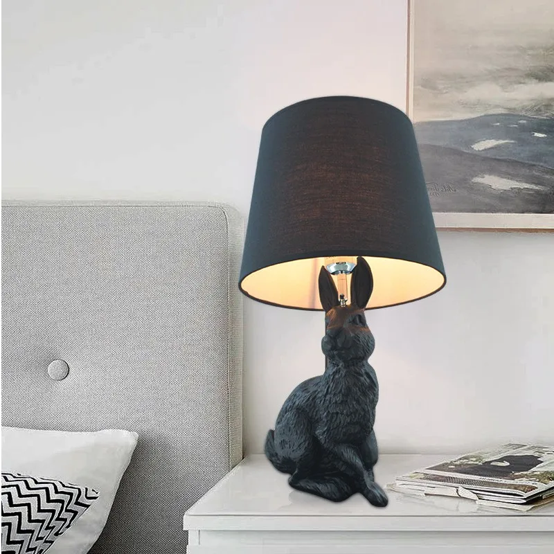 Nordic LED Table Lamp American Dutch Animal Table Lights Bedroom Bedside Lamp Resin Rabbit Table Lamp Indoor Lighting Fixtures