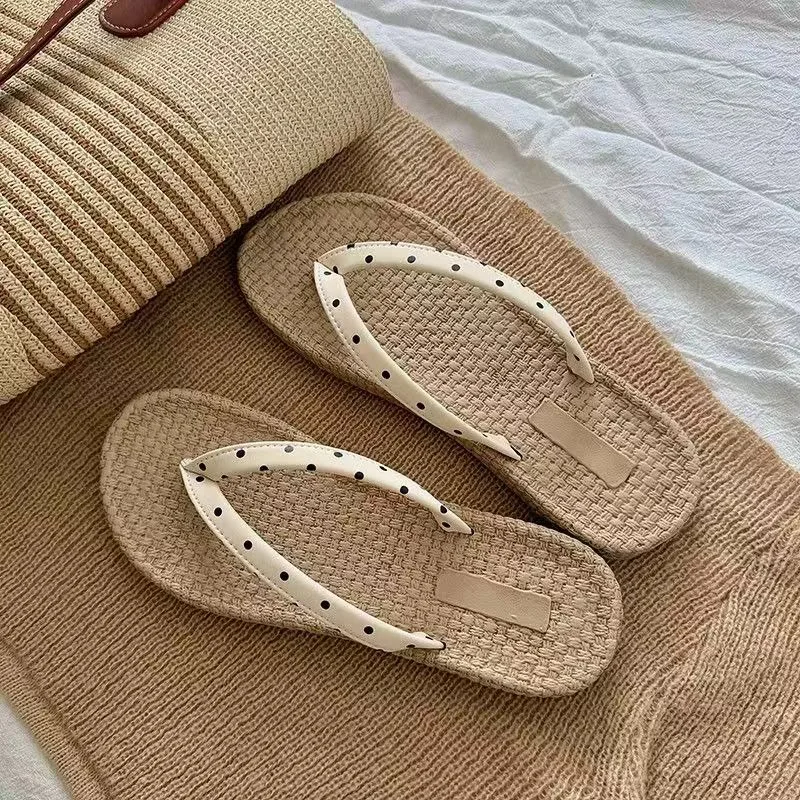 2026 New Summer Women's Wave Point Style Lightweight Comfortable Slippers Women Vintage Fashionable Beach Casual Flip-flops