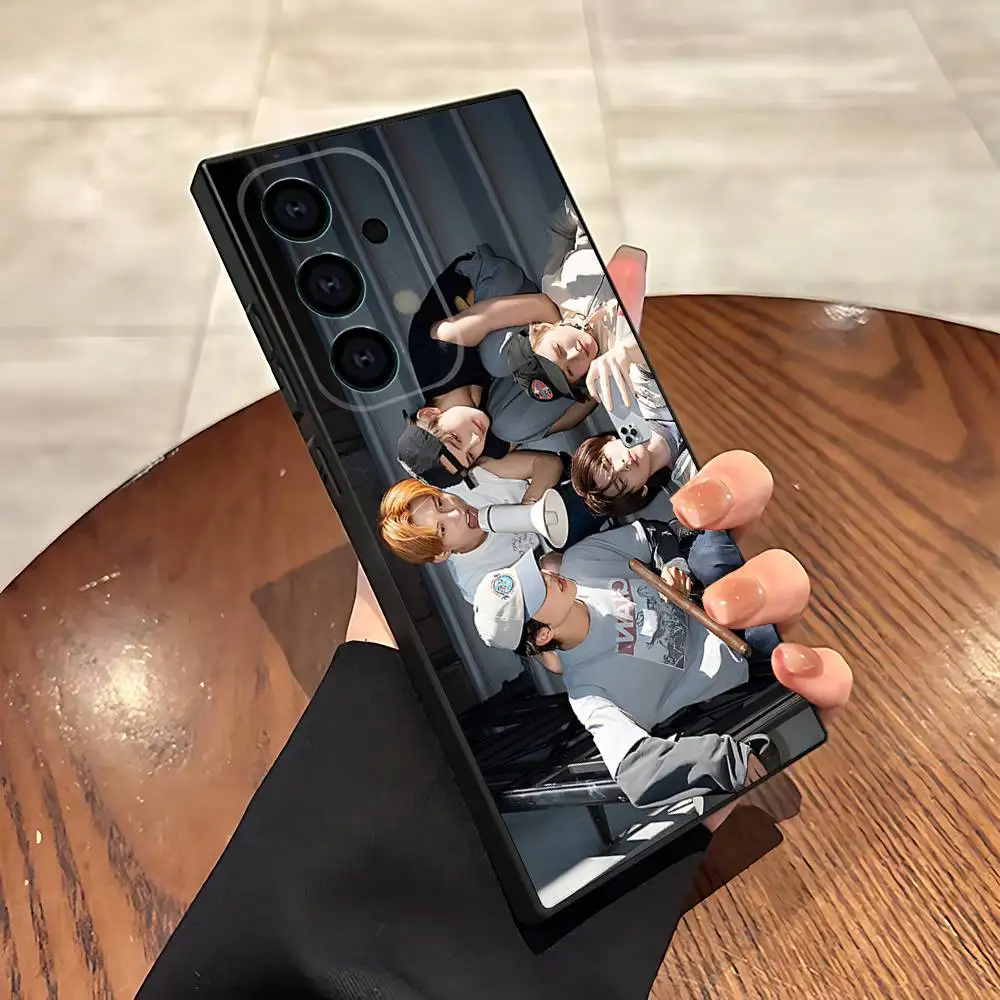 حافظة هاتف K-Kpop C-CORTIS GO لهاتف سامسونج S25، S24، S21، S22، S23، S30، Ultra، S20، Plus، Fe، Lite، 5G غطاء أسود