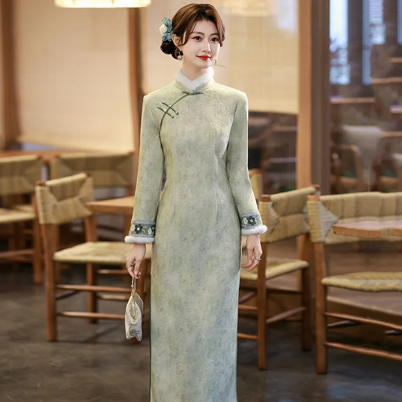 

Green National Style Suzhou Long Sleeved Improved Cheongsam Winter Thick Women's New Chinese Style 2025 New Retro Autumn Qipao
