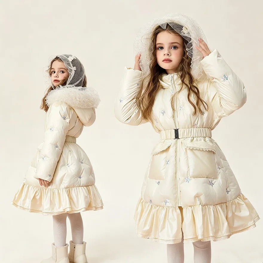 Kinder Mädchen Prinzessin Daunenjacke 90% Weiße Entendaunen Lange Kapuzenjacke Rüschenbesatz Warme Winteroberbekleidung 3-12 Jahre A5106 – Detail 8