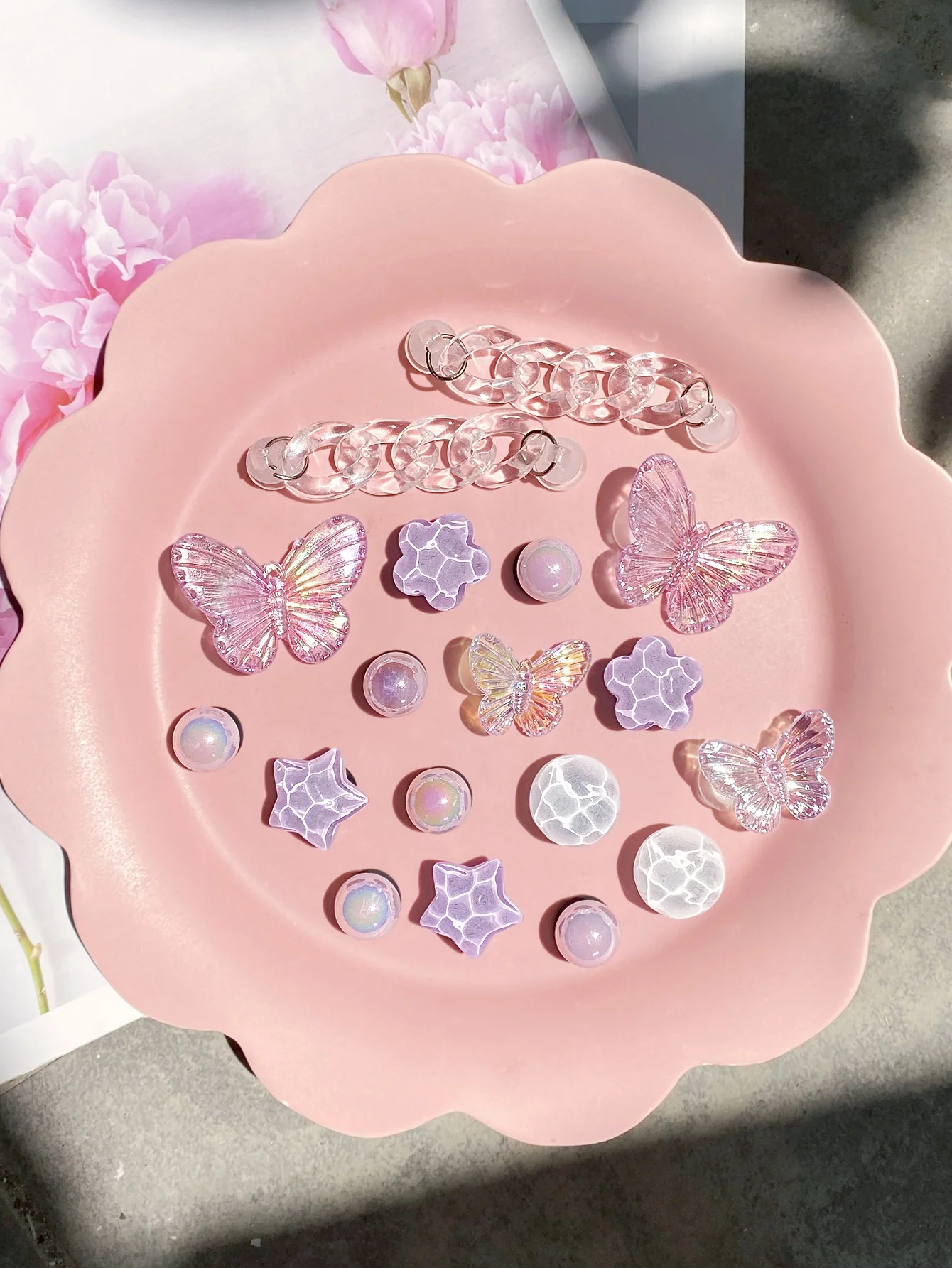 18 ชิ้นโซ่โปร่งใส,ผีเสื้อสีม่วง,ระลอกน้ําดาว,ดอกไม้,ผีเสื้อสีขาว, สีชมพู ABS Pearl รองเท้าหัวเข็มขัด DIY dec