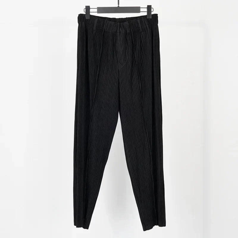 Miyake Pleated Casual Solid Pants Men Japanese Fold Design 2025 Spring Summer Loose Casual Straight Pants Slim Men's Clothing