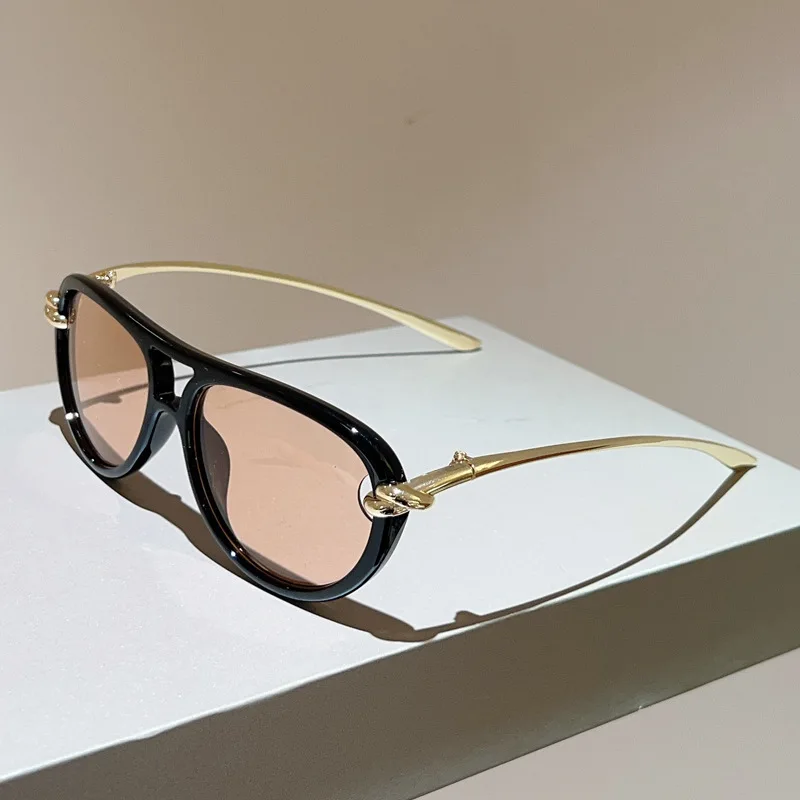 Women's Vintage Small Square Sunglasses Black Green Gradient UV400 Outdoor Shades Alloy Knot Leg Design Sexy Sun Glasses