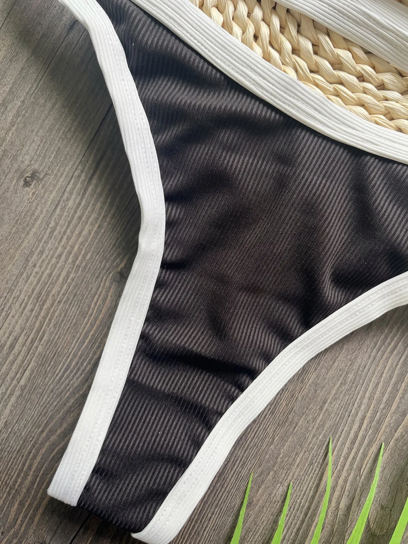 2025Sexy Solid Bikinis Set sexy New Women's Swimsuit Two-piece Triangle Thong Swimwear Bathing Suit Brazilian Biquinis