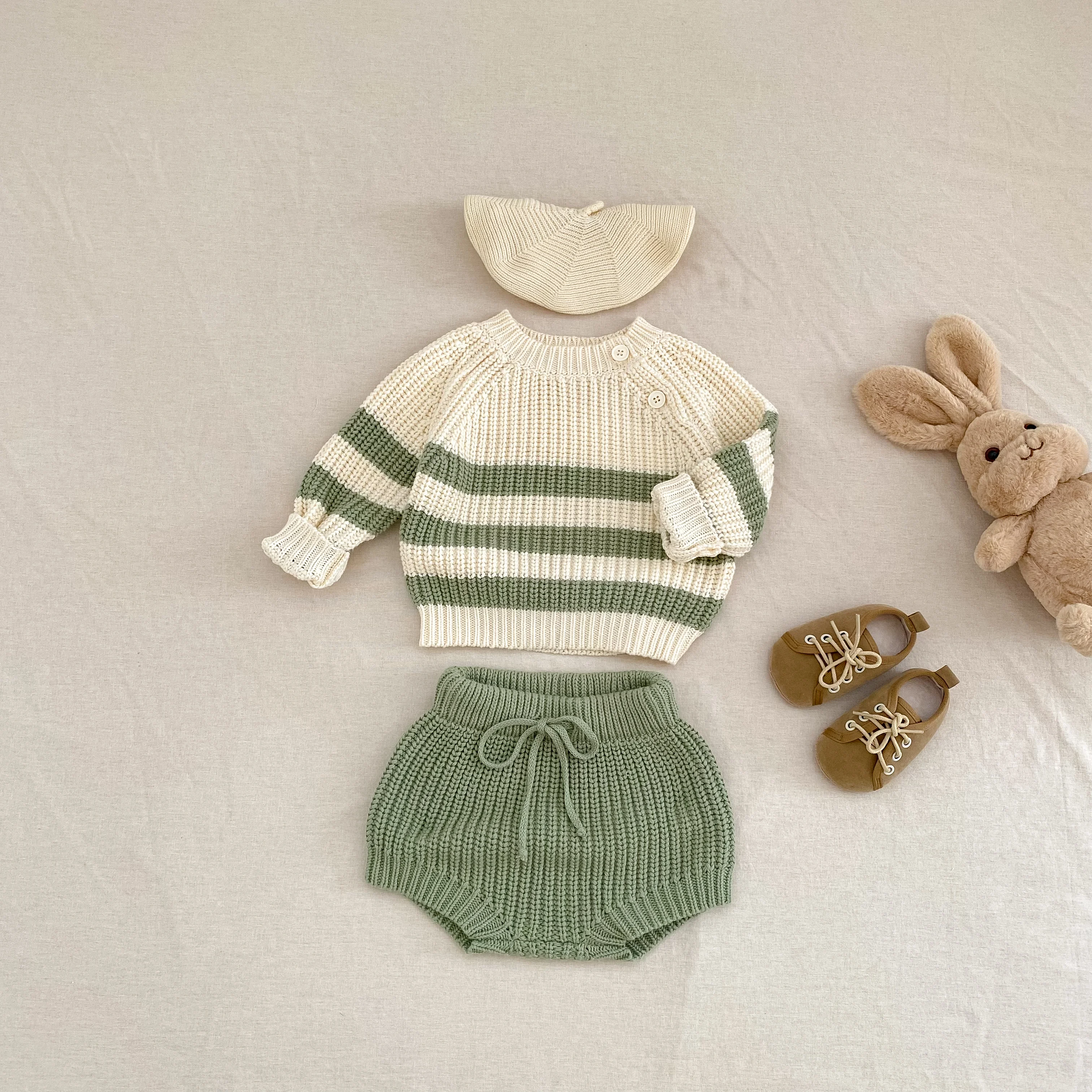 

0-3 year old baby clothing, green and white striped baby knitted suit, classic and easy to wear for boys and girls